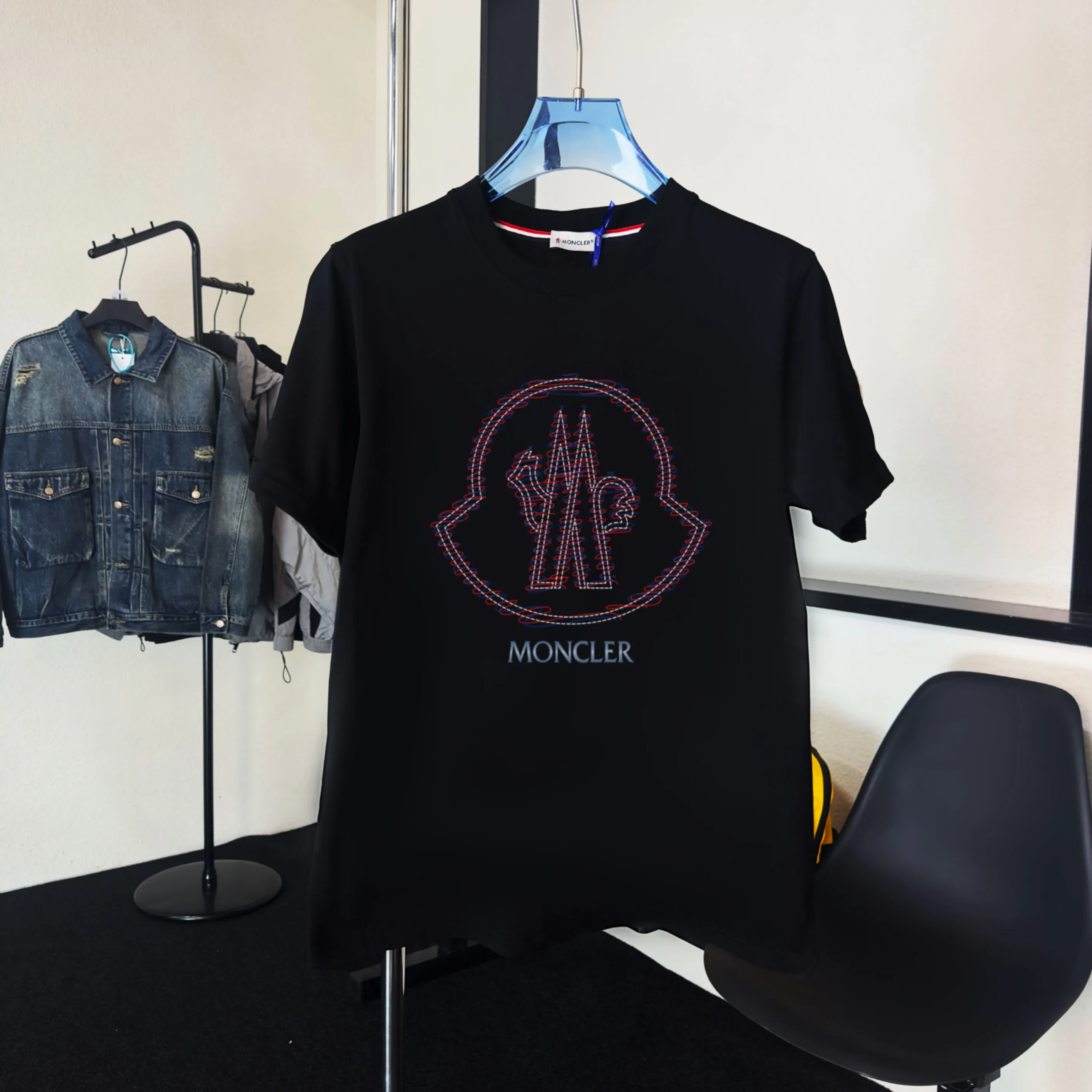 《 ~NFC ~ 》《Moncler~ 》2025New Arrival Quality T , Versatile Quality ！ ‼ 32 250G ‼ ， ， ， ， T 🤪 Sizes：S-M-L-XL-2XL ：Black，White， Same Style